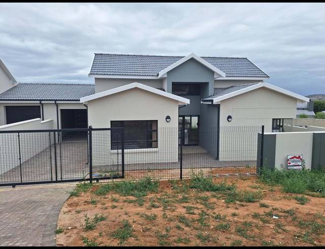 3 BEDROOM HOUSE FOR SALE IN HARTENBOS HEUWELS
